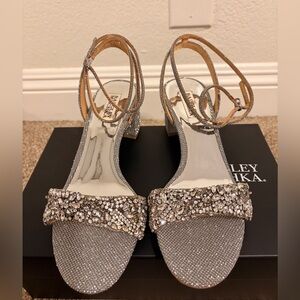 Badgley Mischka Jada Crystal Silver Sandals Sz 9 NEW W/ BOX